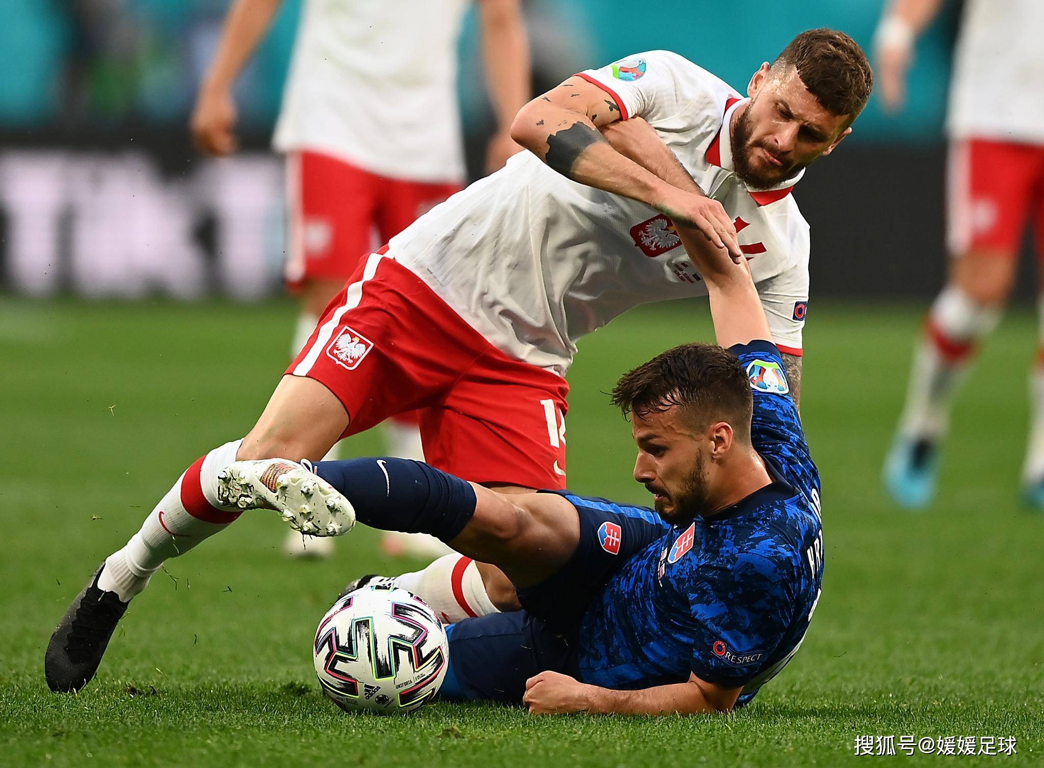 半岛体育官网入口-包含欧洲杯预选赛初战拉开帷幕，球员斗志昂扬的词条