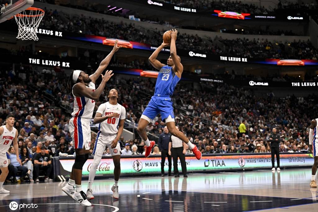 半岛体育app投注-猛龙队雄心勃勃，主场击败独行侠队的简单介绍